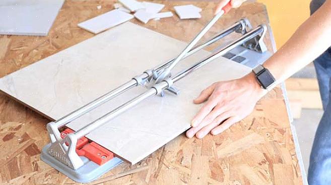 Hoe keramische tegels te snijden met een snap-tegelsnijder