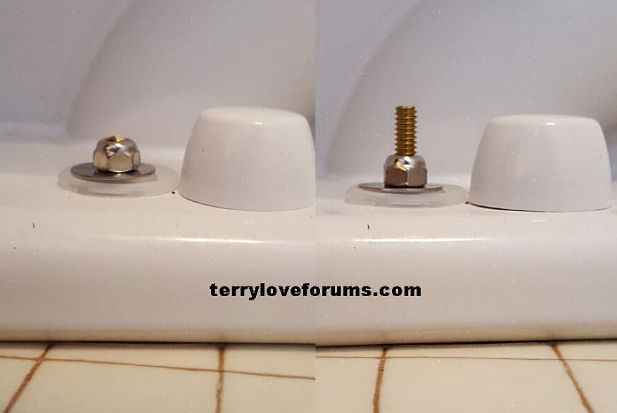 Het eenvoudigste type vervangende toiletboutdop bestaat uit een plastic dop die op een onderlegring klikt