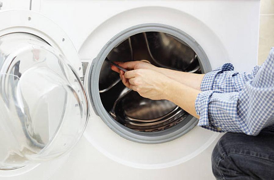 De pomp van uw machine is mogelijk verstopt met een stuk stof of een ander item dat met wassen te maken