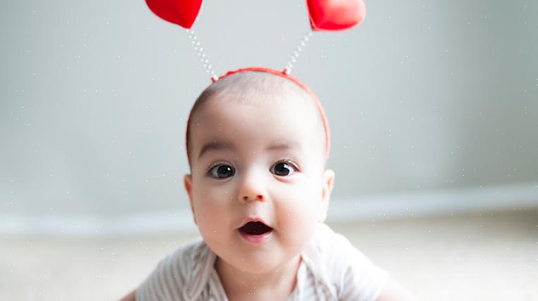 Je vraagt je af welke Valentijnsdaggeschenken goed zijn voor baby's