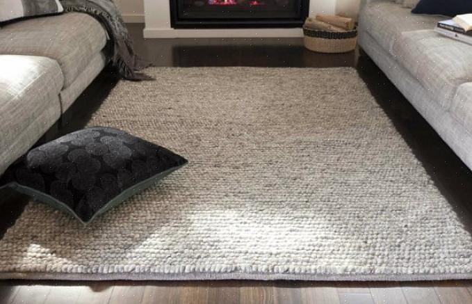 Het vergt wat meer werk om een wollen tapijt te onderhouden in vergelijking met tapijten gemaakt