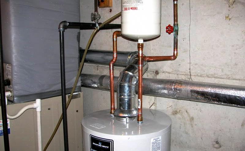 Draai de gasklep op de gasregeleenheid van de boiler dicht