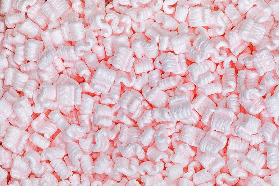 Roze geven aan dat de materialen die worden gebruikt om de pinda's te verpakken voor 70 procent onbewerkt
