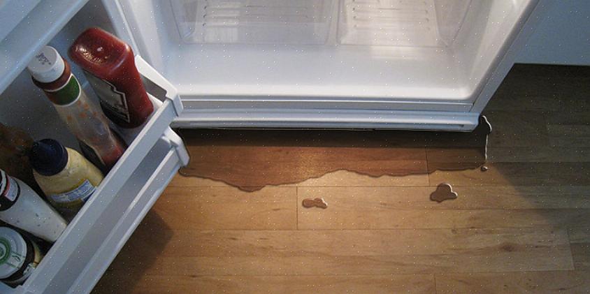 De ontdooi-afvoer voert condens uit je koelkast