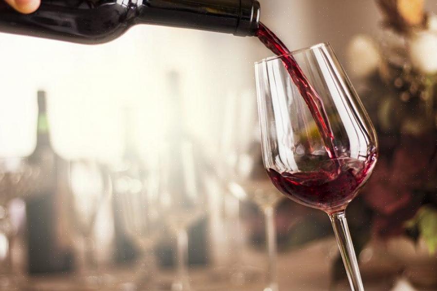Wijn is de favoriete drank geworden van vrienden die samenkomen voor feesten of gewoon om rond te hangen