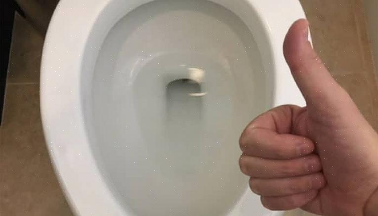 Gebruik geen tabletten of schijven voor het reinigen van toiletpotten - het soort dat in de tank valt