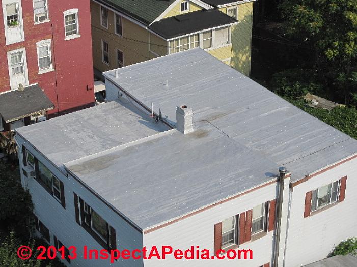 Een naadloos rubberen dak is in feite een dikke laag vloeibaar rubber die over het dak wordt verspreid